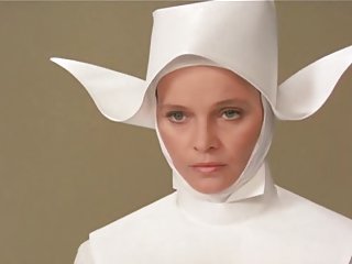 ડાન્સર પર ડ્રેસિંગ રૂમ સભ્ય પોર્ન સી દ્વારા બેન્ડ